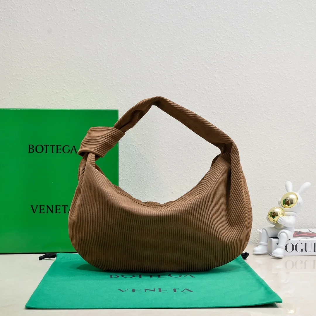Batch 2040 corduroy-tan